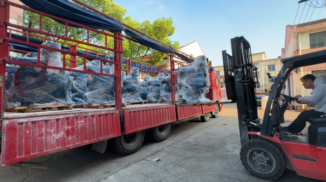 软管泵整车发货-上海乡源泵业